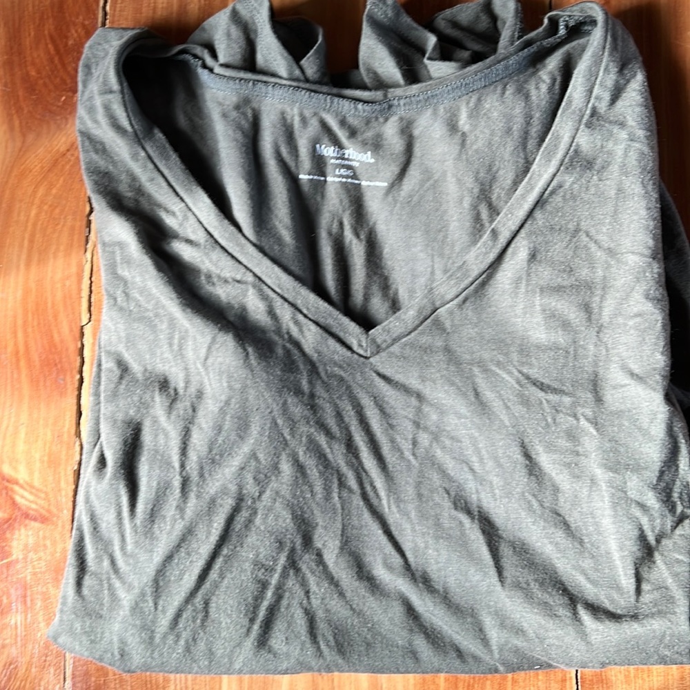 Motherhood maternity tee